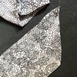 Collection Eighteen Black & White Skinny Scarf *NEW*